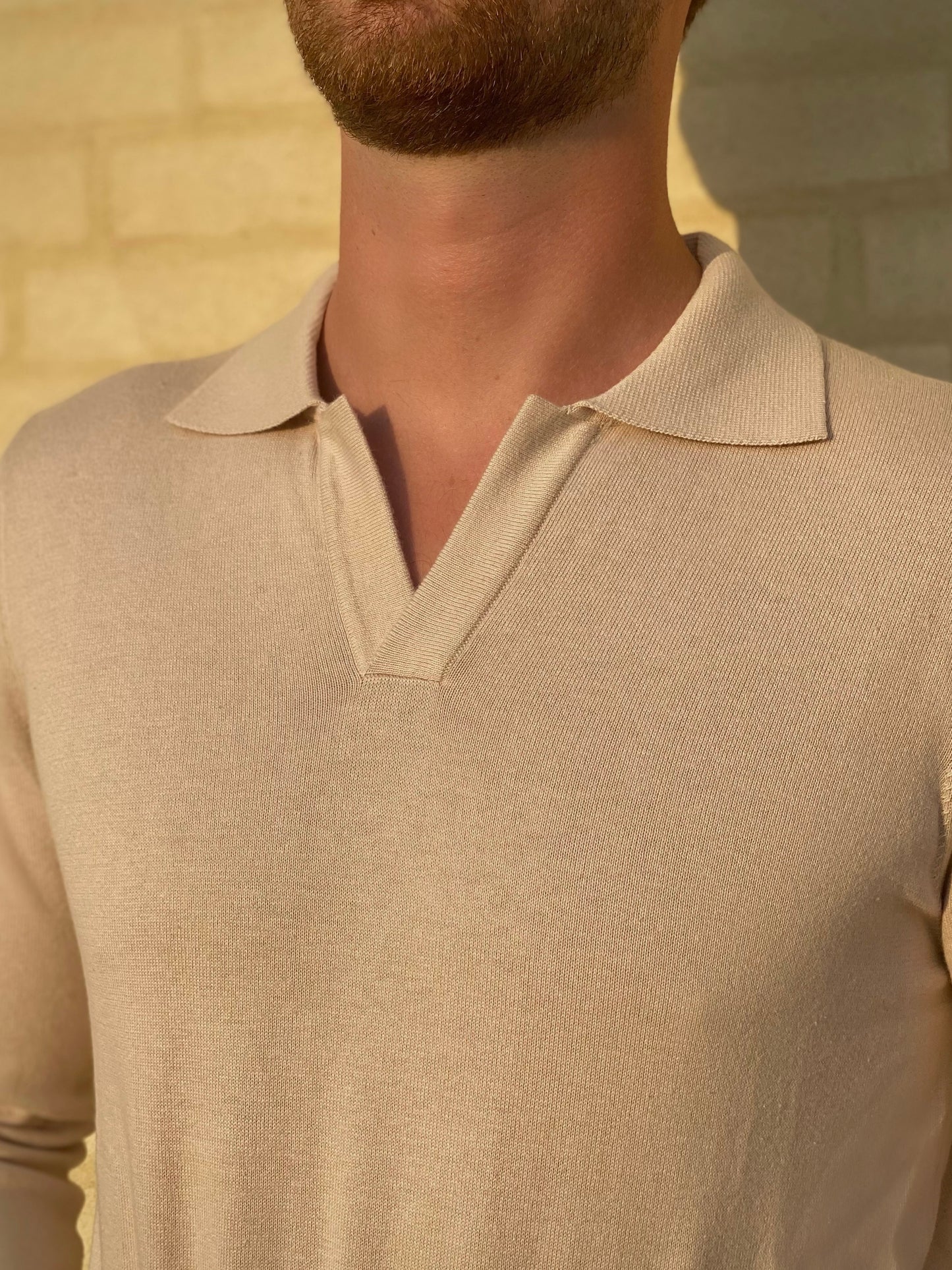 BUTTONLESS POLO - SAND