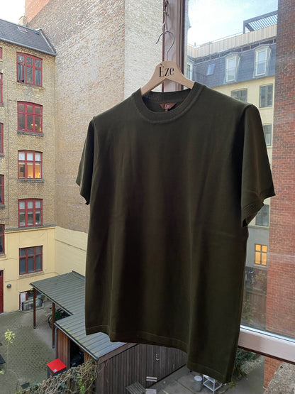 TAILORED FIT KNITTED T-SHIRT
